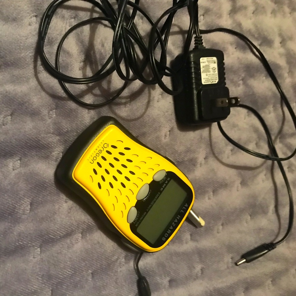 Weather radio with charger